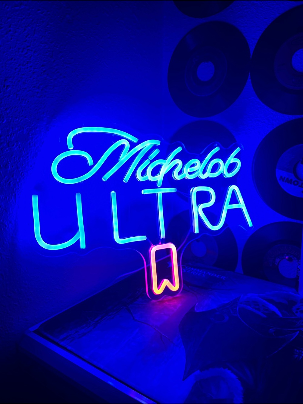 Michelob Ultra Neon LED Bar Light 🍺 Blue Glow Wall Sign (16” Wide)